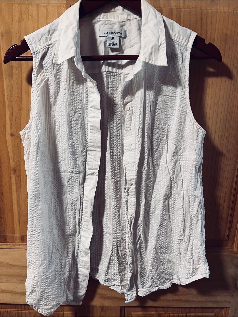 Liz Claiborne White Sleeveless Textured Button-Front Shirt